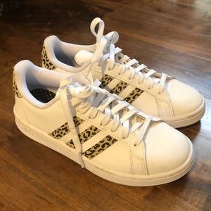 Brand new Adidas cloud foam sneakers